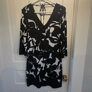 EUC WHBM Classic Black & White Patterned V-Neck Dress with Tie Back